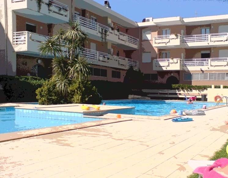 Appartamento trilocale in residence con piscina fronte mare a Alghero vicino al centro