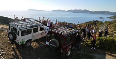 Escursioni in 4x4 da Cagliari: Chia Villasimius tour delle spiagge e delle montagne, Nora, Barumini e Giara di Gesturi